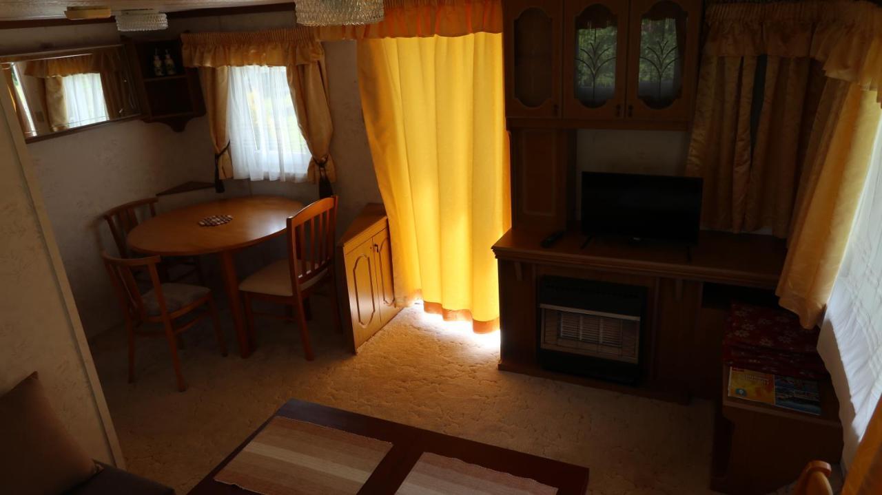 Privat Ave-Mobilhaus Villa Liptovsky Mikulas Bagian luar foto